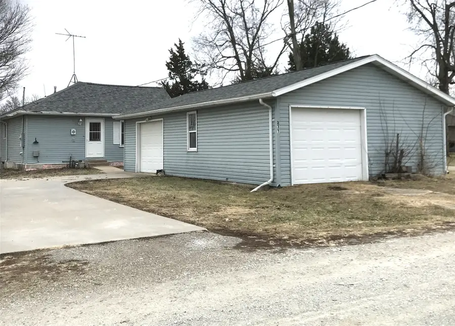 211 NE 3rd Street, Melcher Dallas, IA 50062 - Image #3