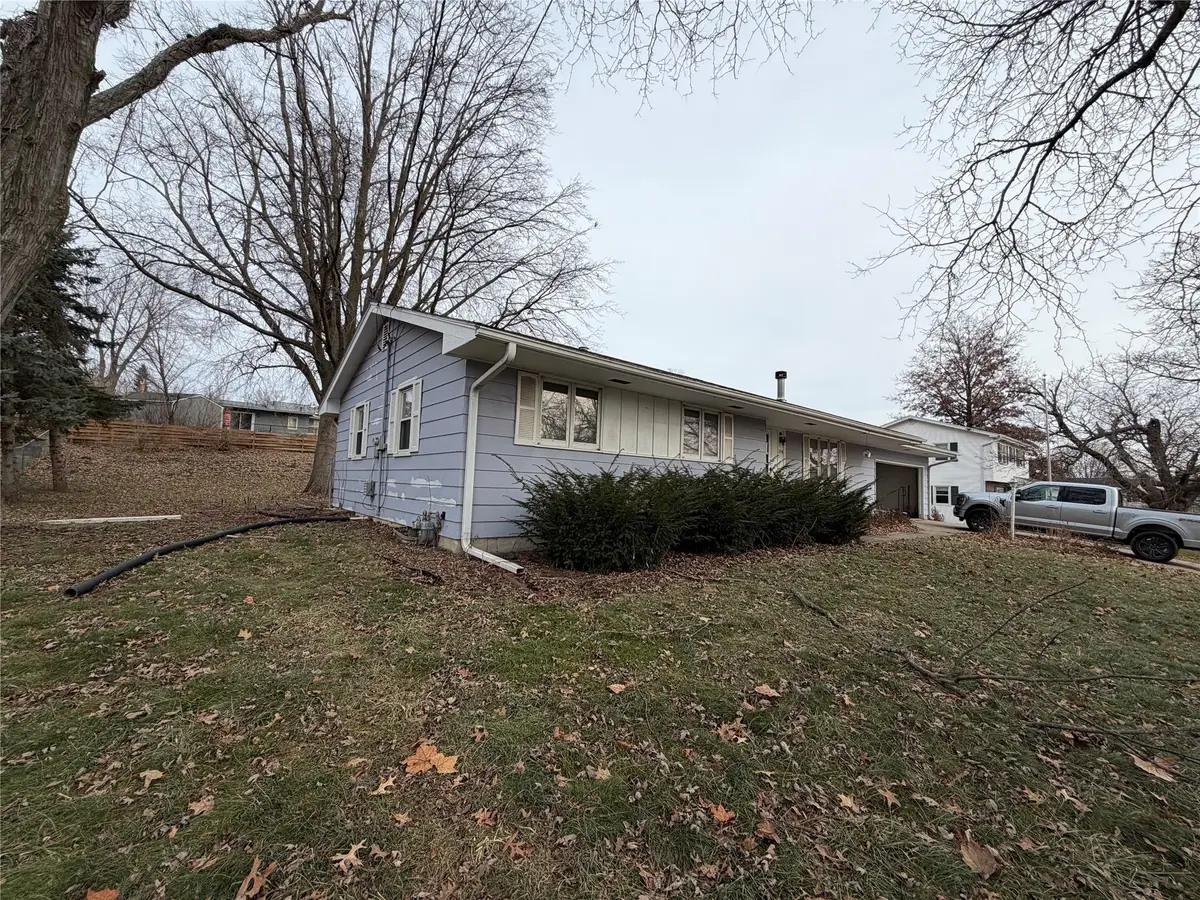 1206 S 16th Avenue W, Newton, IA 50208 - Image #1