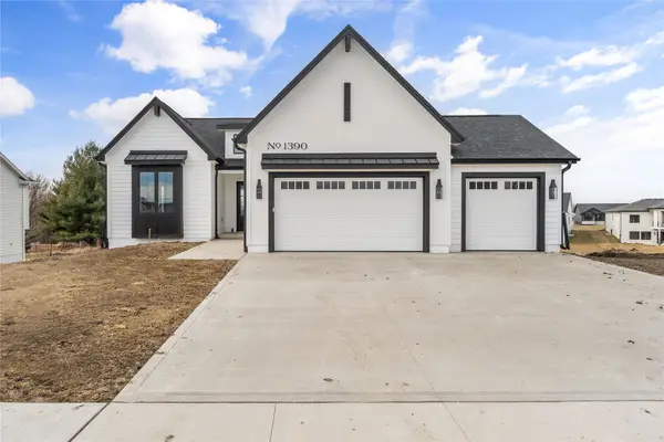 1390 NW Alderleaf Drive, Waukee, IA 50263