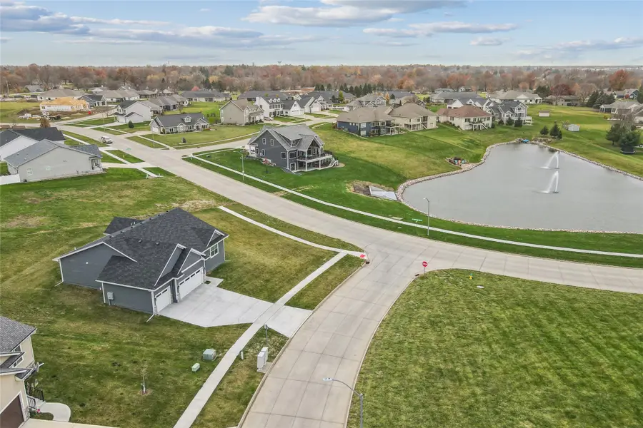 1800 Lakeview Drive, Pella, IA 50219 - #2
