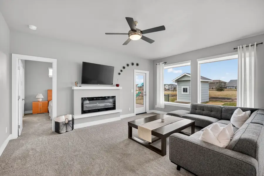 15227 Deerview Drive, Urbandale, IA 50323 - Image #2