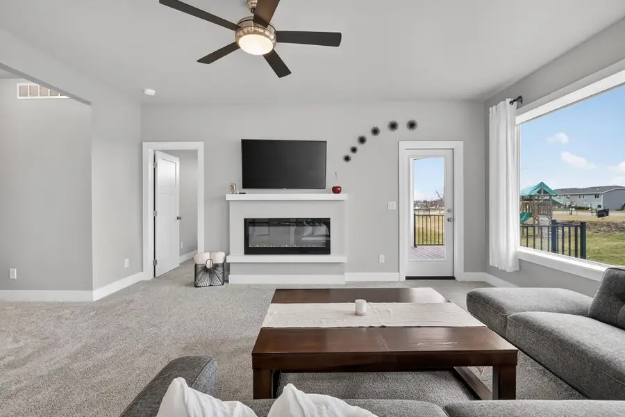 15227 Deerview Drive, Urbandale, IA 50323 - Image #3