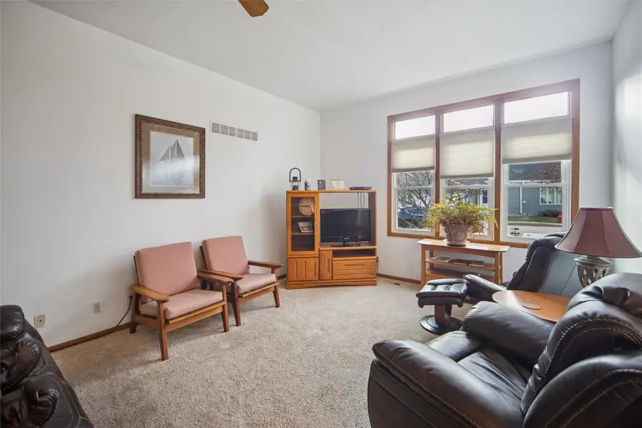 942 Robin Circle, Altoona, IA 50009 - Image #3