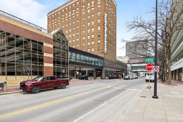 400 Walnut Street #903, Des Moines, IA 50309