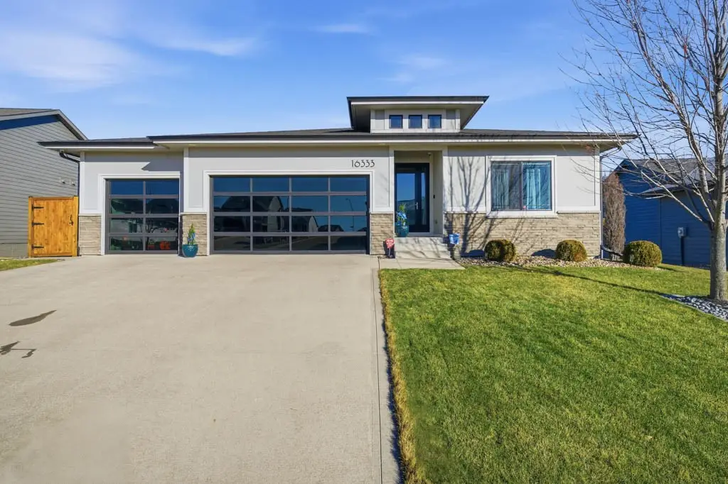 16333 Springbrook Trail, Urbandale, IA 50323 - Image #1