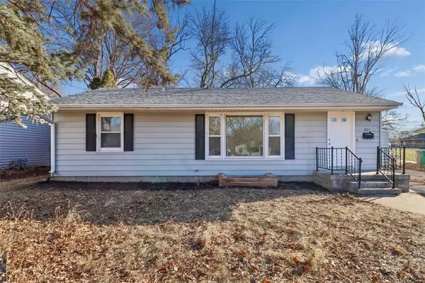 821 Ashmoore Circle, West Des Moines, IA 50265