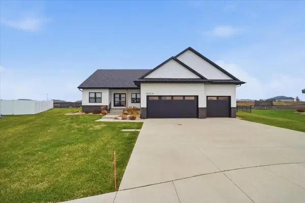 4904 Cohen Court, Cedar Falls, IA 50613