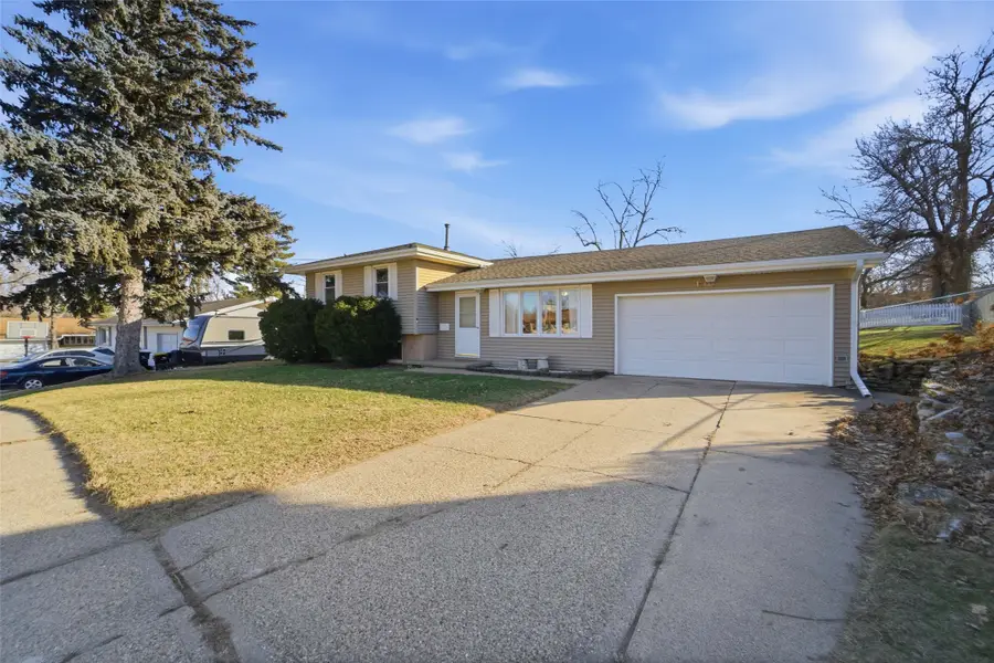 1407 Horse N Buggy Drive, Adel, IA 50003 - Image #2