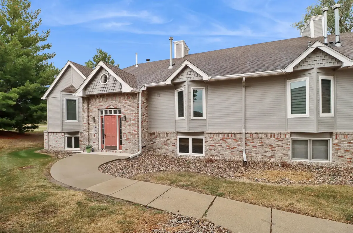 8106 Dellwood Drive, Urbandale, IA 50322 - Image #1