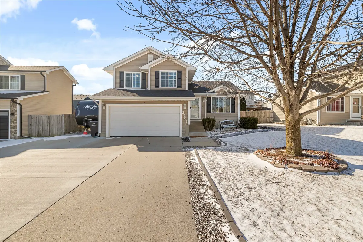 2501 E Luster Lane, Des Moines, IA 50320 - Image #1