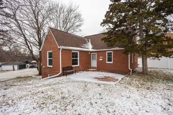 1102 67th Street, Windsor Heights, IA 50324