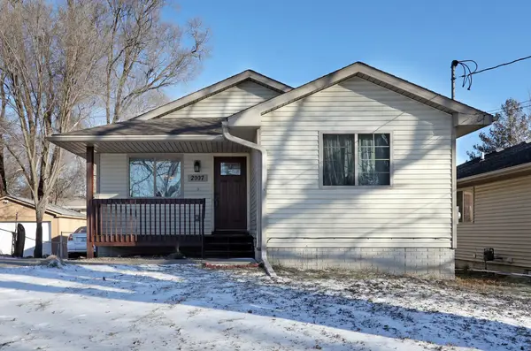 2007 E 40th Street, Des Moines, IA 50317