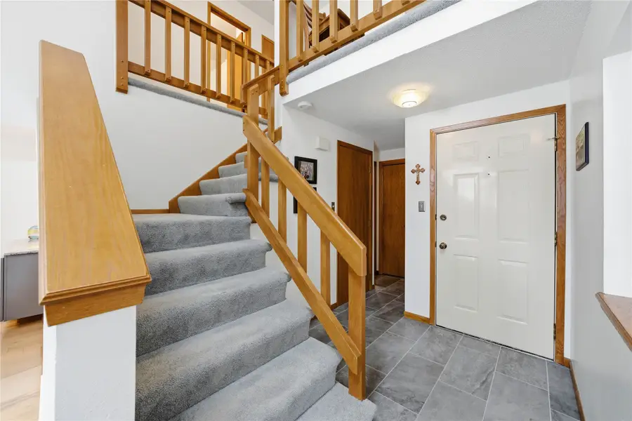 2536 Pine Circle, Urbandale, IA 50322 - Image #2