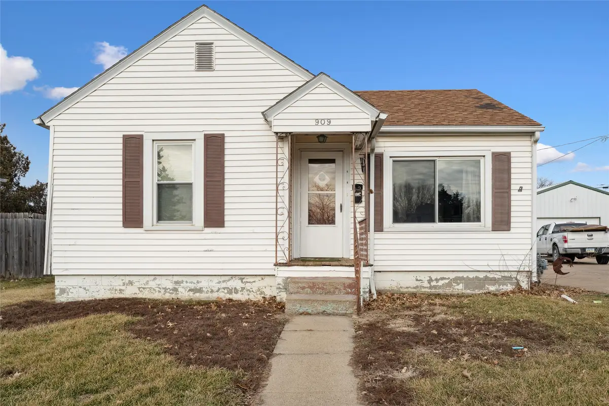 909 W Marion Street, Knoxville, IA 50138 - Image #1