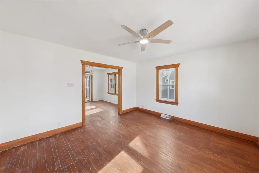 304 W 11th Street N, Newton, IA 50208 - Image #2