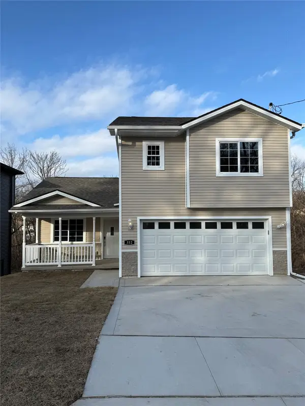 352 E Pleasant View Drive, Des Moines, IA 50315