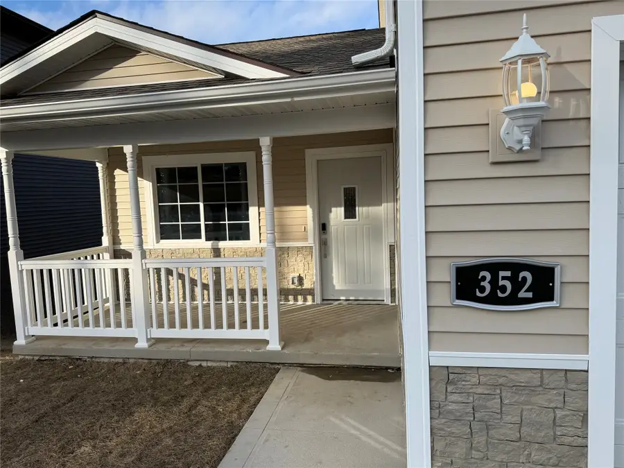 352 E Pleasant View Drive, Des Moines, IA 50315 - Image #2