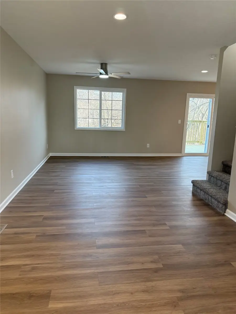 352 E Pleasant View Drive, Des Moines, IA 50315 - Image #3