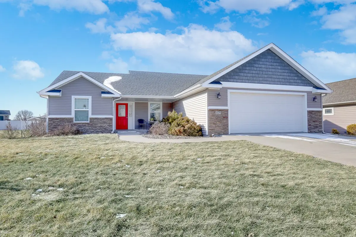 1125 Oakwood Drive, Pella, IA 50219 - Image #1