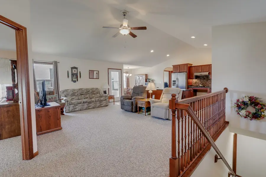 1125 Oakwood Drive, Pella, IA 50219 - Image #2