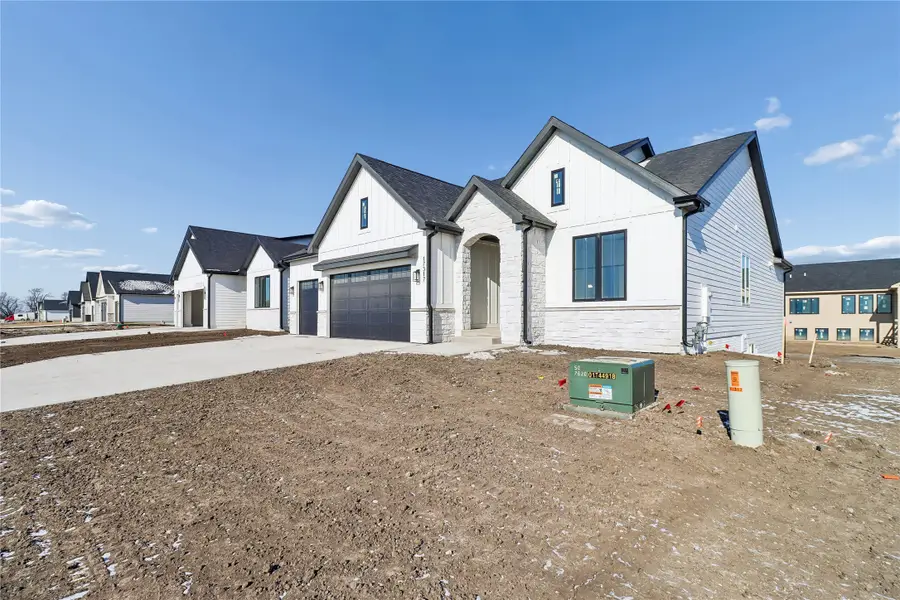 17317 Brookview Drive, Urbandale, IA 50322 - Image #2