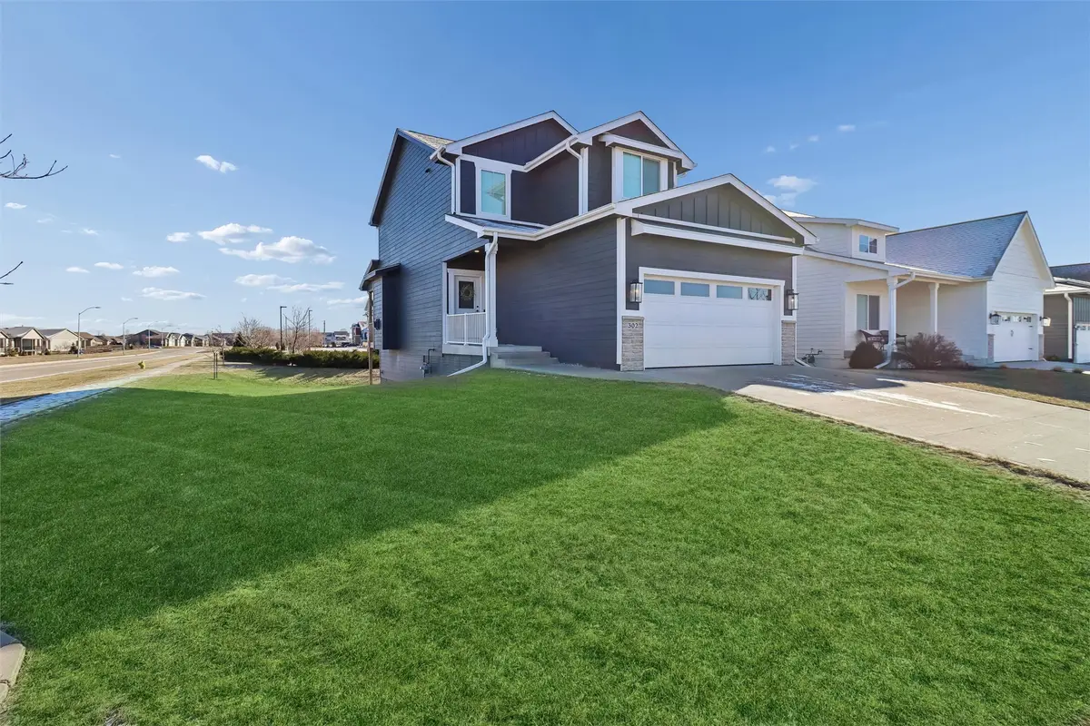 302 S 91st Street, West Des Moines, IA 50266 - Image #1