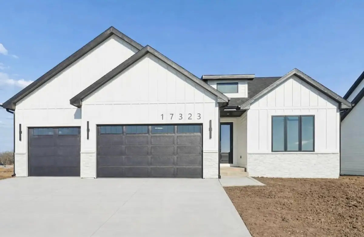 17323 Brookview Drive, Urbandale, IA 50322 - Image #1