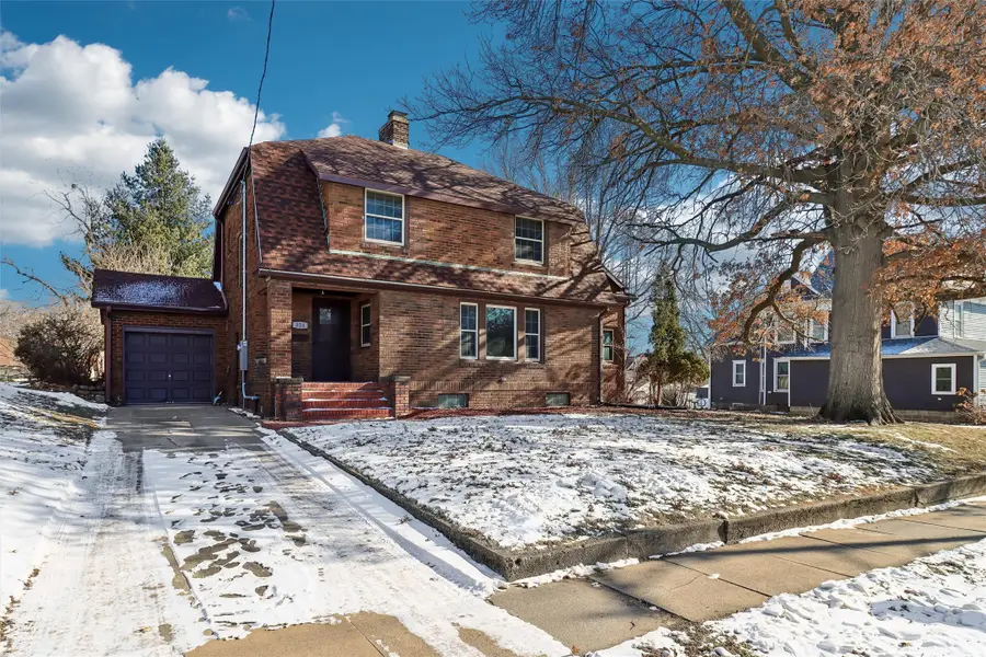 324 W 3rd Street S, Newton, IA 50208 - Image #2