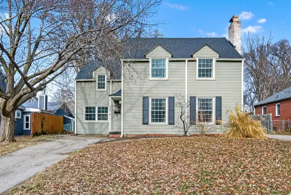 617 Ashworth Road, West Des Moines, IA 50265