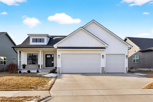1108 NE Meadow Crossing Drive, Ankeny, IA 50021