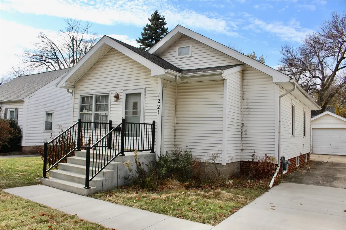 1221 Curtiss Avenue, Ames, IA 50010 - Image #1
