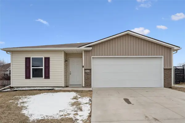 315 Hillside Drive, Pleasant Hill, IA 50327