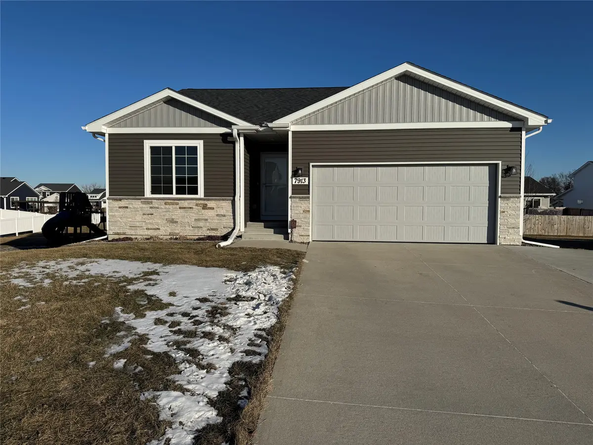 7913 SE 1st Court, Des Moines, IA 50320 - Image #1