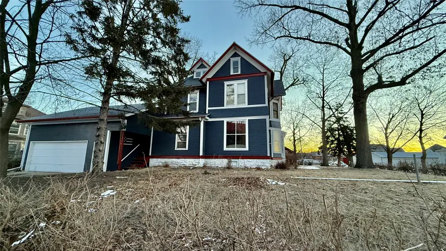 2 E Grant Street, Marshalltown, IA 50158 - #3