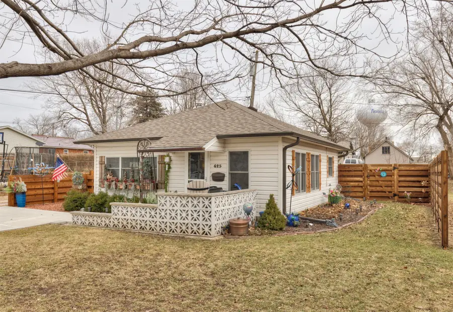 425 6th Street, Nevada, IA 50201 - #2