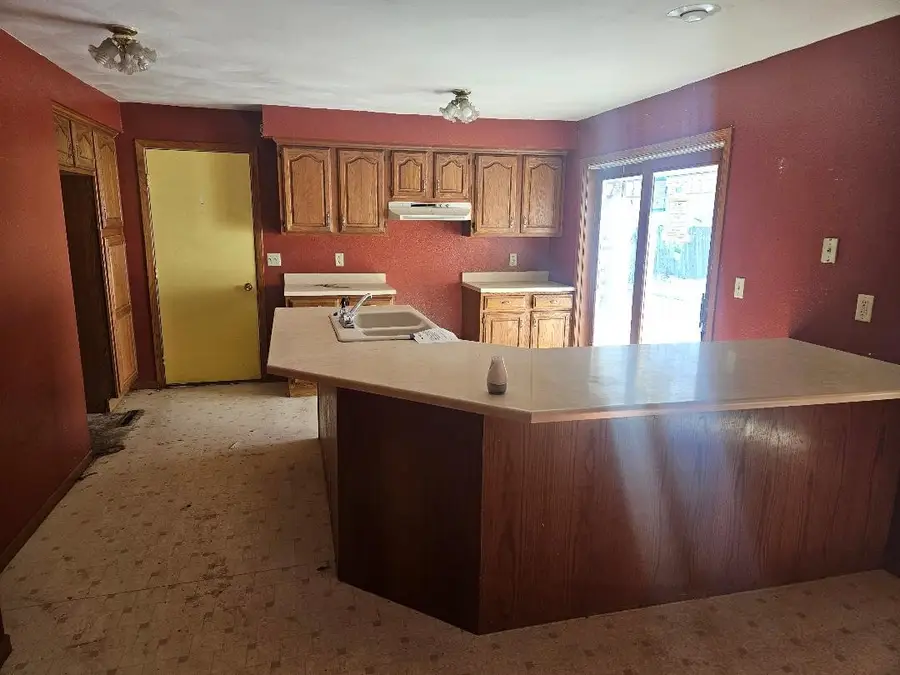 829 New Street, Manchester, IA 52057 - #2