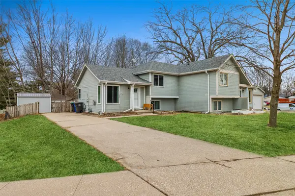 2220 E Rose Avenue, Des Moines, IA 50320