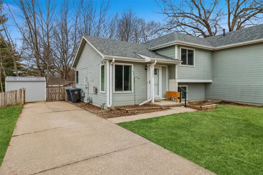 2220 E Rose Avenue, Des Moines, IA 50320 - Image #3
