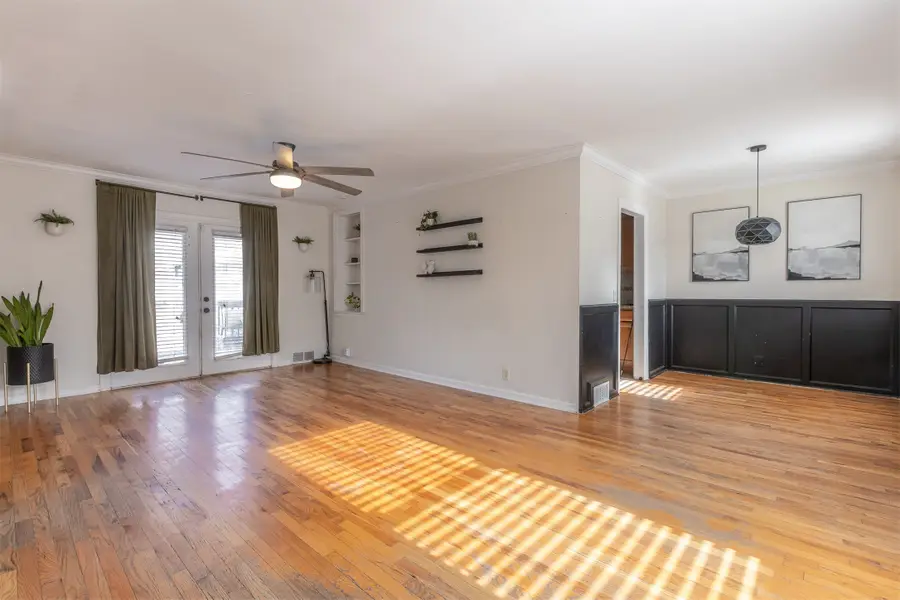 6811 Maryland Drive, Urbandale, IA 50322 - Image #2