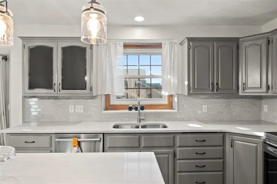 1402 NW Parkridge Place, Ankeny, IA 50023 - Image #3