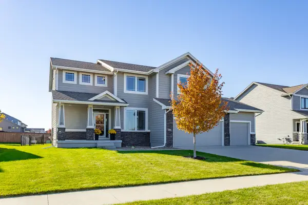 620 NE Brookshire Drive, Waukee, IA 50263