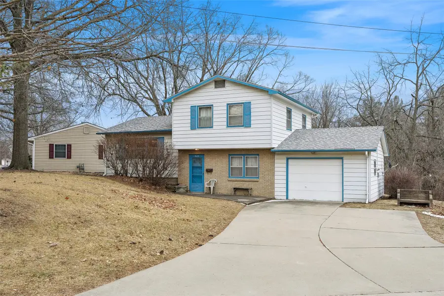 909 S 5th Street, Knoxville, IA 50138 - #2