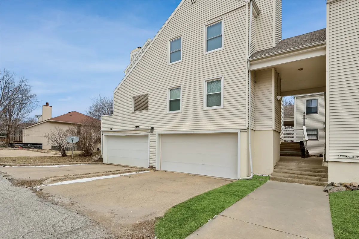 5247 Dakota Drive, West Des Moines, IA 50265 - Image #1