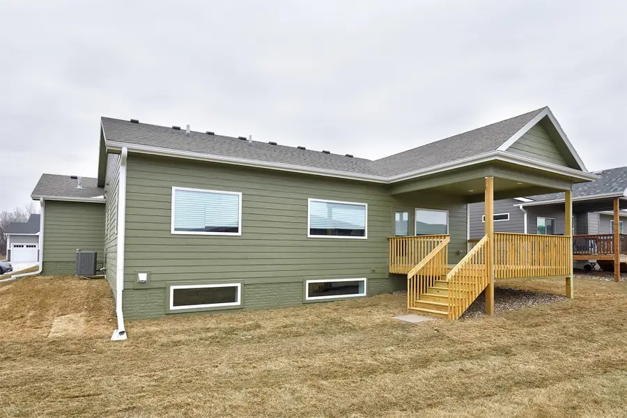 9067 Tatum Drive, West Des Moines, IA 50266 - Image #2