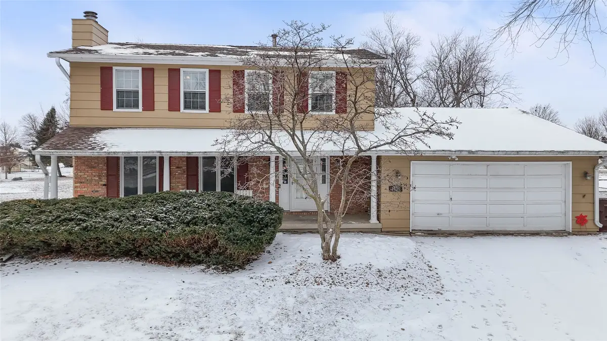 2205 Vermillion Lane, Marshalltown, IA 50158 - #1