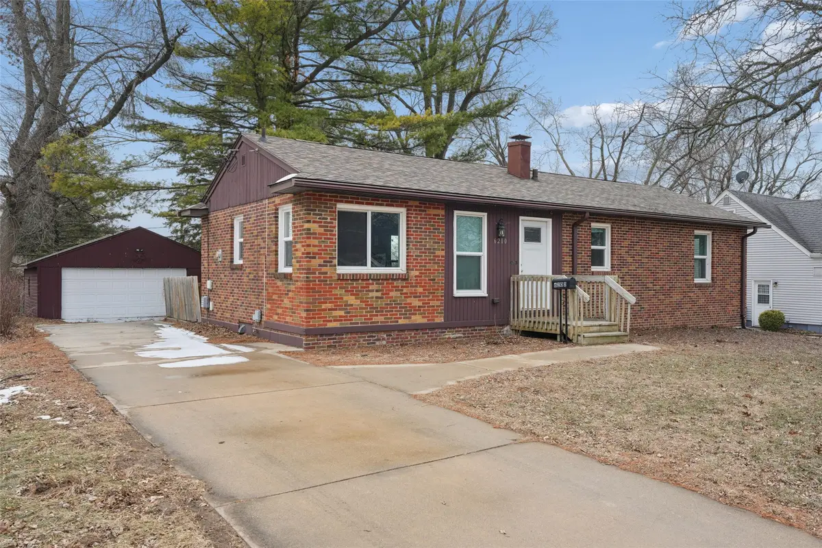 6200 Holcomb Avenue, Des Moines, IA 50322 - Image #1