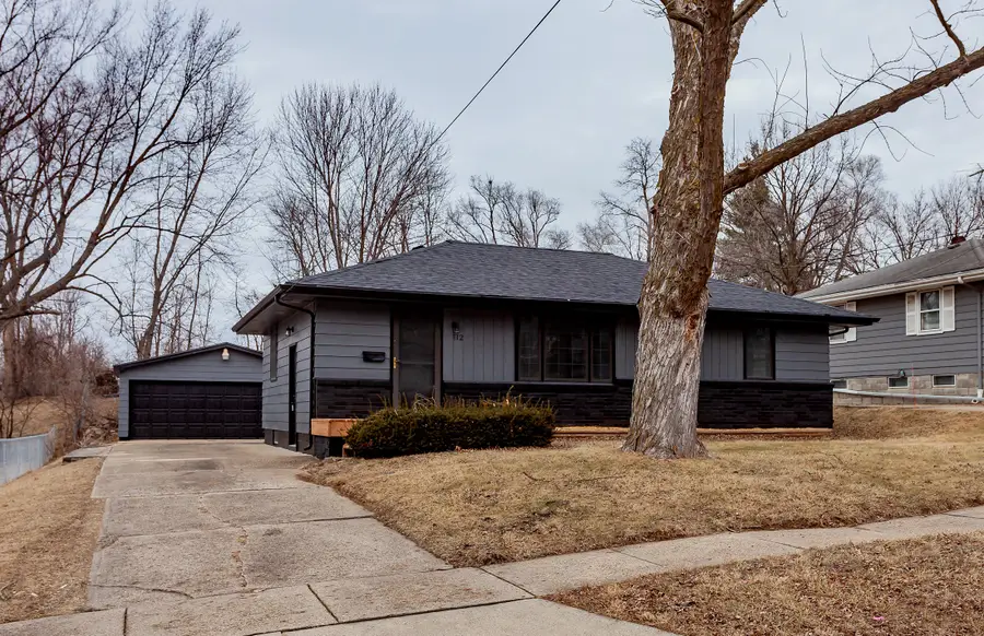 112 Parmer Drive, Des Moines, IA 50315 - Image #2