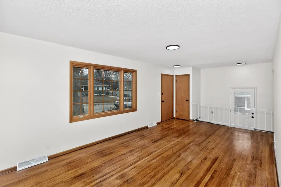 112 Parmer Drive, Des Moines, IA 50315 - Image #3