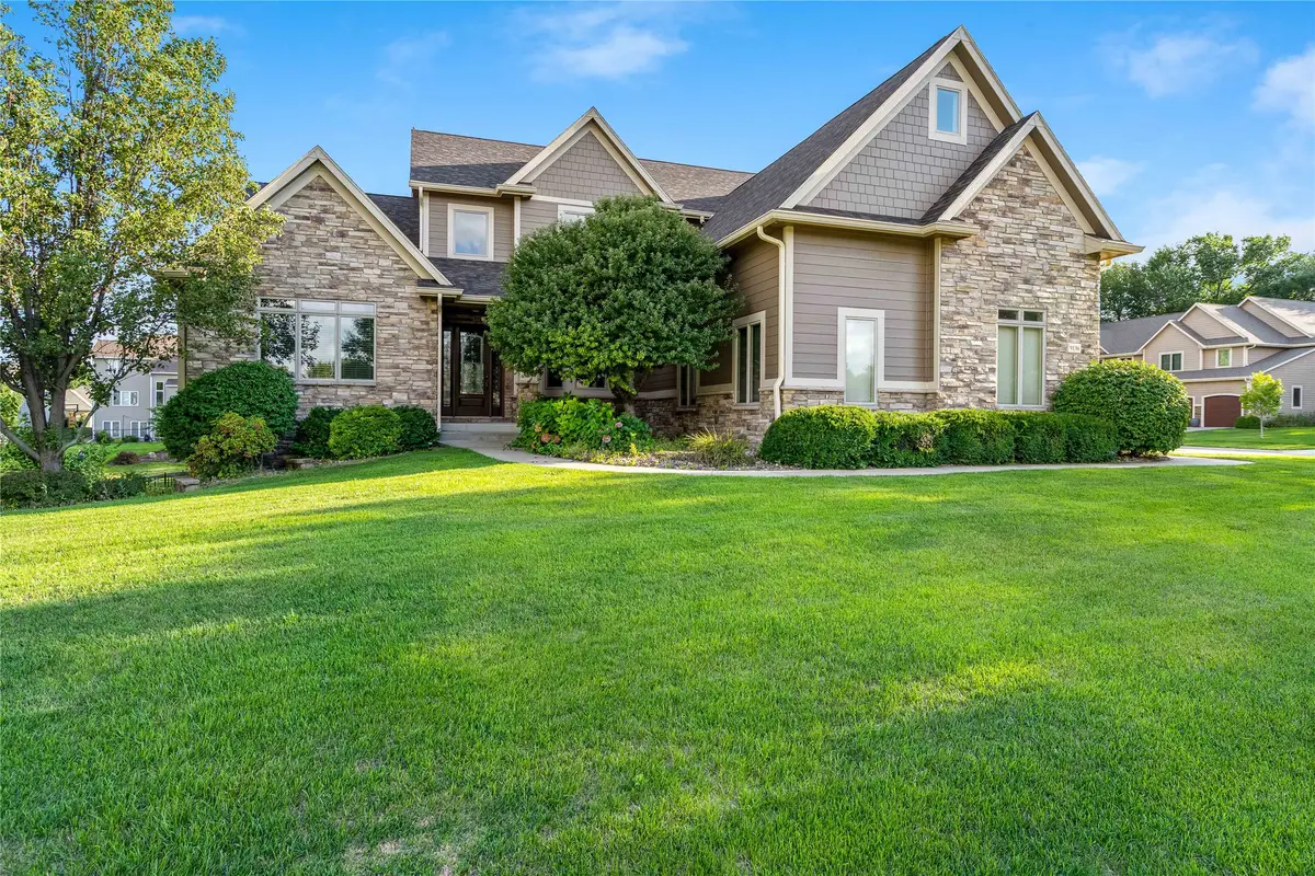 9136 Wooded Point Drive, Johnston, IA 50131 - Image #1