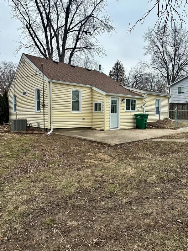 318 NW 52nd Avenue, Des Moines, IA 50313